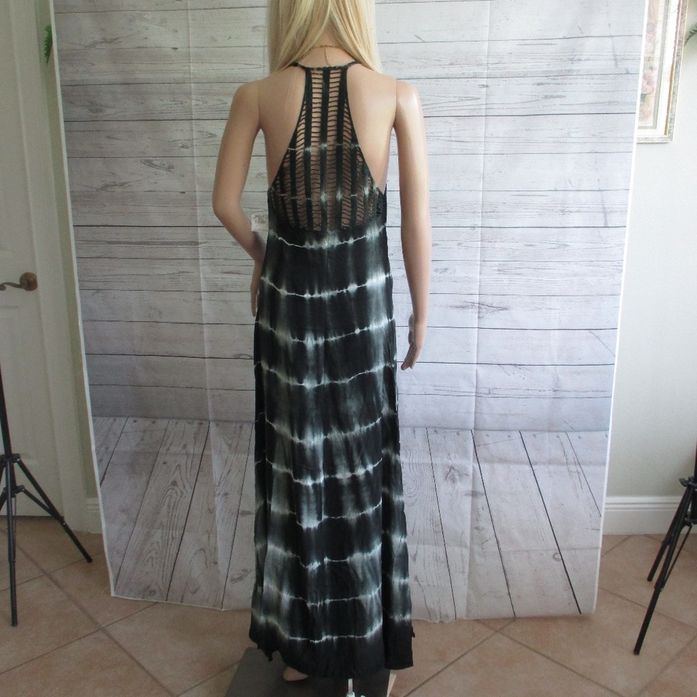 NWT - THE HANGER maxi dress w/crocheted back -sz M